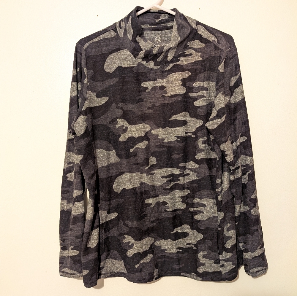 We Wander Camouflage Camo Stretch Long Sleeve Top Size M